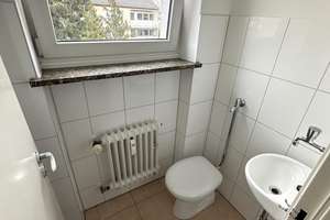Großzügige 4 Zi-Whg. im Zentrum Poings mit EBK u. Gäste-WC – Die vollständige Adresse der Immobilie erhältst du vom Anbieter., 85586 Poing – Vorschaubild 8