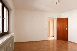 SOFORT BEZUGSFREI: Große 2-Zimmer-Wohnung mit Loggia & TG-Stellplatz in zentralster Lage Heidelbergs – Die vollständige Adresse der Immobilie erhältst du vom Anbieter., 69115 Weststadt, Heidelberg – Vorschaubild 8