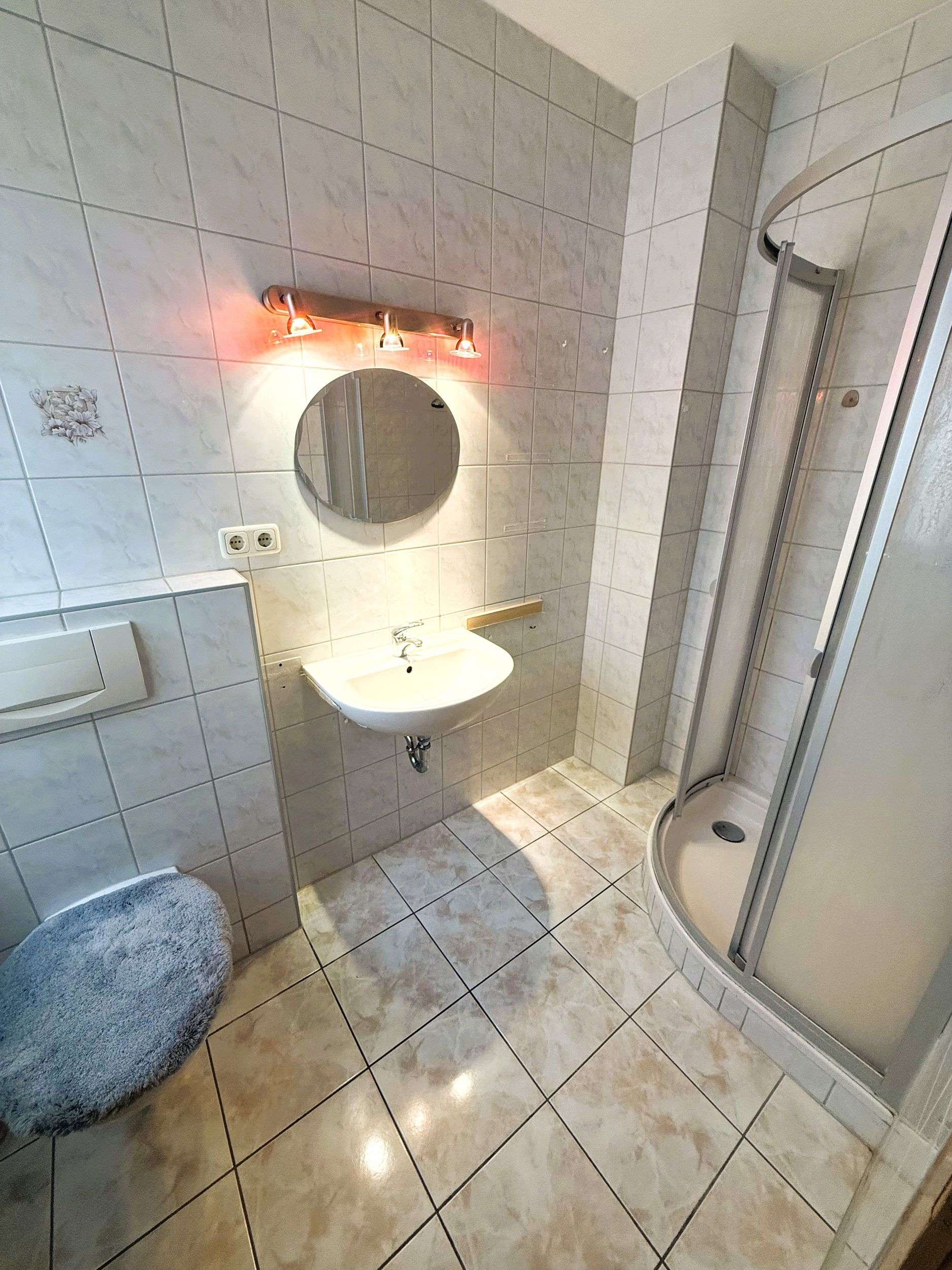 Immobilie in Steinbach-Hallenberg - Charmante Doppelhaushälfte mit Potenzial zur individuellen Gestaltung - Bild 5