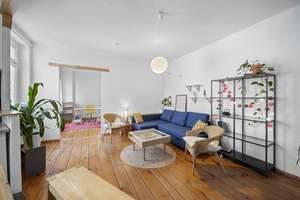 *Ruhig gelegen & lichtdurchflutet* 2-Zimmer-Altbauwohnung mit Flair im Boxhagener Kiez!