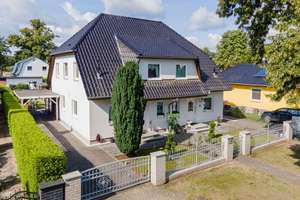 Mehrgenerationenwohnen/ Renditeimmo! Modernes Doppelhaus mit Nebengebäude und Garage in Werneuchen – Die vollständige Adresse der Immobilie erhältst du vom Anbieter., 16356 Werneuchen – Vorschaubild 1