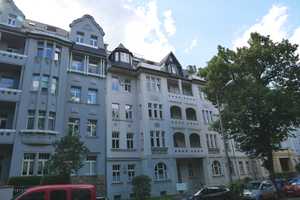 Mitten auf dem KASSBERG: gemütliche 2-Zimmer-Wohnung mit Balkon und EBK – Chemnitz – Vorschaubild 1