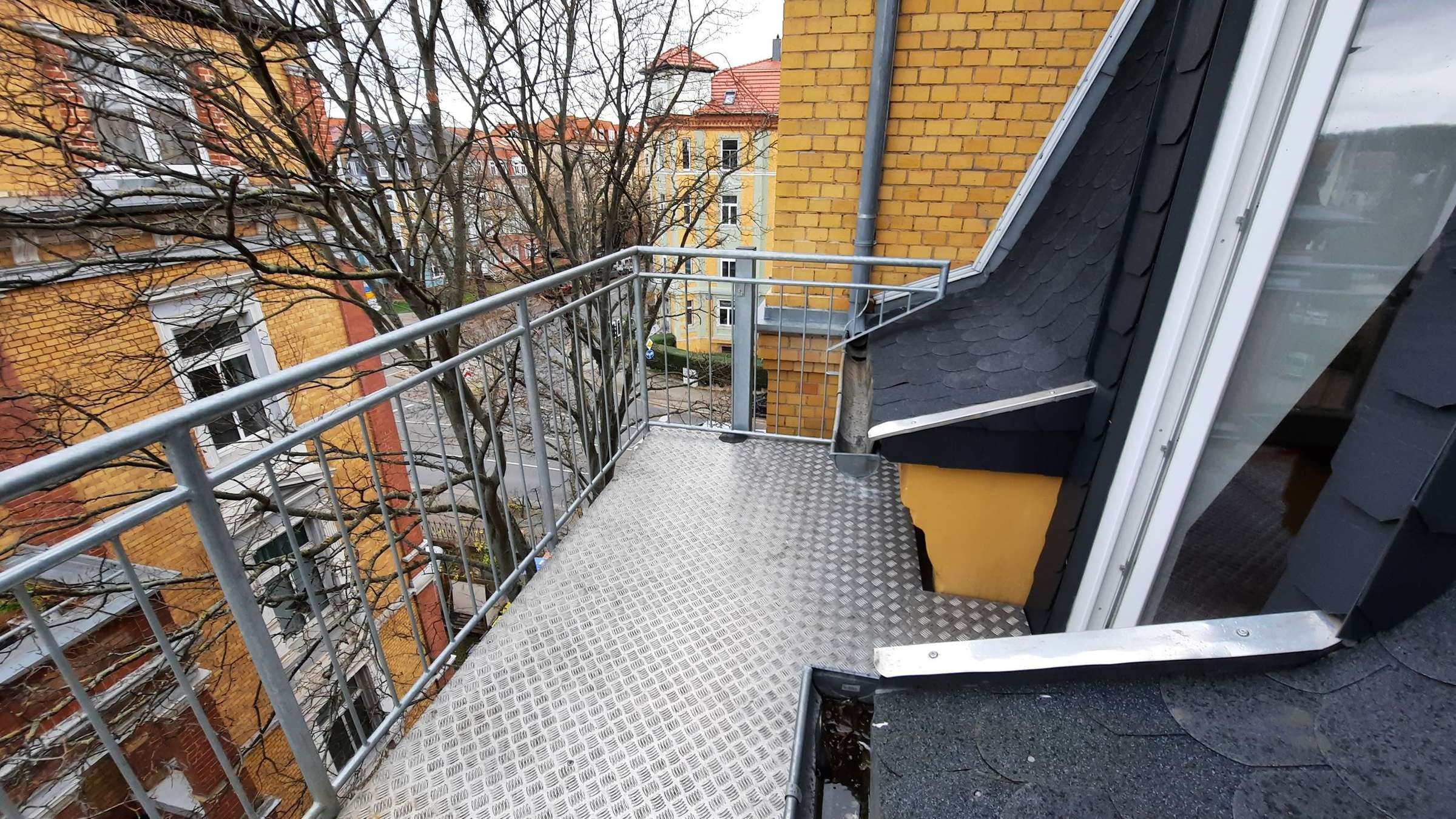 Geräumige 2-Zimmer-Wohnung mit Balkon in Erfurt