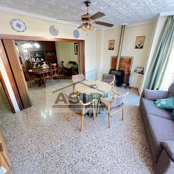 Ausgezeichnetes und geräumiges, sehr gut ausgestattetes Haus in Benicull del Xúquer mit einer bebaut
