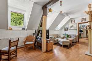 Kurzfristig freistellbar! Ensemble mit Ausbau- und Nachverdichtungspotenzial in Sonnenberg – Wiesbaden – Vorschaubild 9