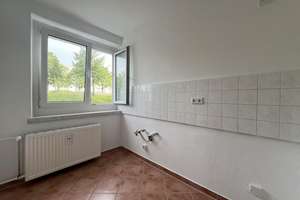 Gemütliche 3-Raumwohnung in grüner und gut angebundener Lage – Carl-Bobach-Straße 14, 9120 Helbersdorf, Chemnitz – Vorschaubild 2