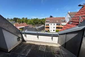 4-Zimmer-Dachgeschosswohnung mit Balkon & Stellplatz in Pfersee! – Leonhard-Hausmann-Straße 60, 86157 Pfersee-Nord, Augsburg – Vorschaubild 4