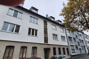 Renovierte, helle 3-Zimmer-Wohnung mit Balkon im 2. OG