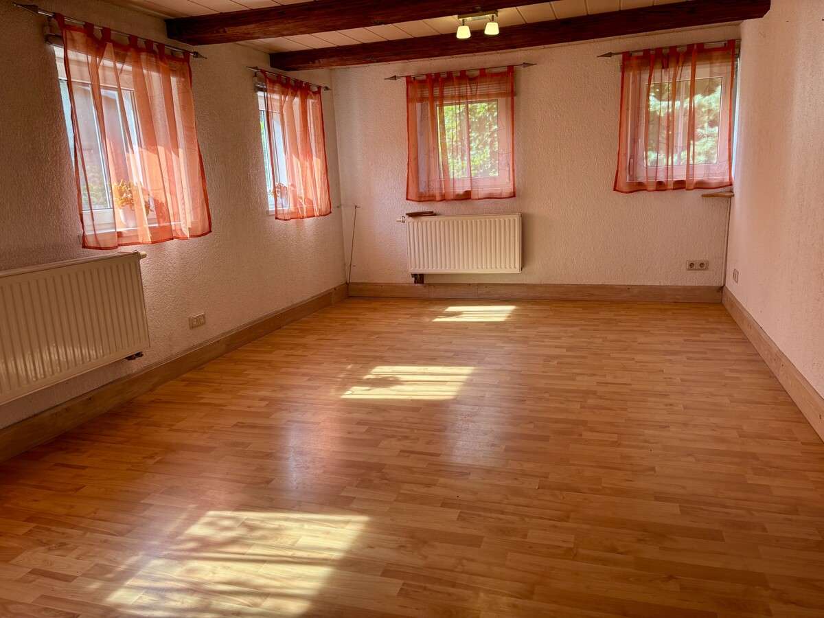 Immobilie in Seifhennersdorf - Großes Wohnhaus mit Ausbaureserven und Nebengelass - Bild 8