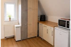 Gemütliche Dachgeschosswohnung (ca. 45 m²) in Stuttgart-Feuerbach – Wienerstraße 123, 70469 Feuerbach-Mitte, Stuttgart – Vorschaubild 4