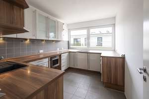 Großzügiges Penthouse mit Kamin nahe dem Nymphenburger Schlosspark – Die vollständige Adresse der Immobilie erhältst du vom Anbieter., 81247 Obermenzing, München – Vorschaubild 13
