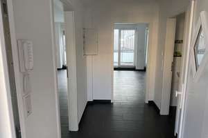 Frisch renovierte 2-Zimmer Wohnung mit großen Balkon – Universitätsstr. 40, 47051 Altstadt, Duisburg – Vorschaubild 2
