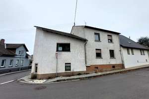 Großes Einfamilienhaus mit Einliegerwohnung, Hof und Carport – Die vollständige Adresse der Immobilie erhältst du vom Anbieter., 55444 Schweppenhausen – Vorschaubild 2
