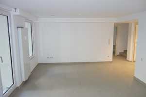 EXKLUSIV IN GRAFENBERG SOUTERRAIN GARTEN-TERRASSENWOHNUNG SEHR RUHIG RENOVIERT MODERNES DUSCHBAD – Hardtstr. 138, 40629 Düsseldorf – Vorschaubild 3