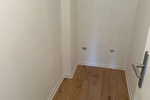 Blick ins Grüne: komplett sanierte 2-Zimmer-Wohnung mit Balkon – Fischweiher 20-32, 45307 Kray, Essen – Vorschaubild 2