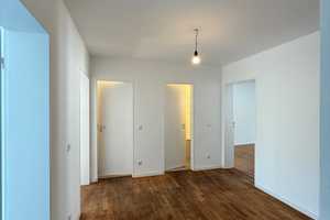 Helle 3-Zimmer-Wohnung mit grünem Innenhof – Aberlestraße 35, 81371 München – Vorschaubild 1