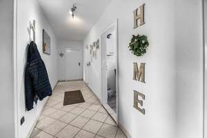 Schöne 4-Zimmer-Wohnung im 3. OG mit Balkon – großzügig & vielseitig nutzbar - ab dem 01.07. – Die vollständige Adresse der Immobilie erhältst du vom Anbieter., 26382 Innenstadt, Wilhelmshaven – Vorschaubild 4