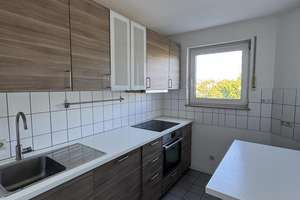2 Zimmer-Wohnung mit Aufzug, Wintergarten, Tiefgaragenplatz und Blick zum Neckar + Fernsehturm – Die vollständige Adresse der Immobilie erhältst du vom Anbieter., 70376 Neckarvorstadt, Stuttgart – Vorschaubild 5