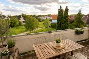Helle 2,5 Zimmerwohnung zentral und doch im Grünen
