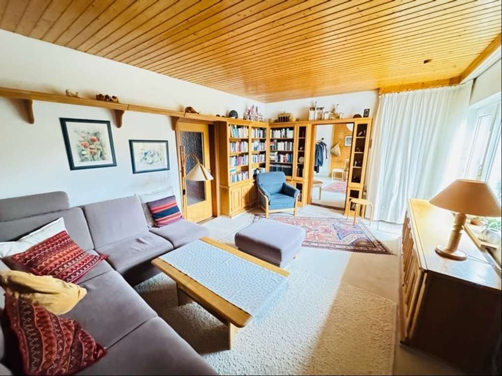 Immobilie in Hohenlockstedt - Gepfl. Familienhaus mit 6 Zimmern + Vollkeller und schönem Grundstück - Bild 1