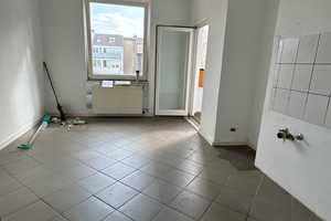 BESICHTIGUNGSSTOP - D-Stadtmitte: schöne 2-Zimmer-Wohnung (ca. 57 qm) mit Balkon und großer Terrasse – Grupellostr. 21, 40210 Düsseldorf – Vorschaubild 2