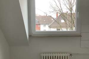 Schöne 3-Zimmerwohnung mit Vinylboden und Wannenbad im Dachgeschoss – Ungelsheimer Str. 4C, 47259 Hüttenheim, Duisburg – Vorschaubild 7