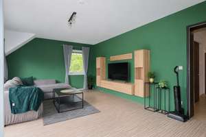 Attraktive 3 Zimmer Dachgeschosswohnung mit Balkon in Mönchengladbach Lürrip – Die vollständige Adresse der Immobilie erhältst du vom Anbieter., 41065 Lürrip, Mönchengladbach – Vorschaubild 1