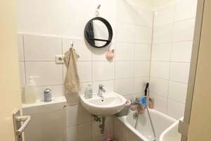 *ab 01.11.* Helle 3-Zimmer Wohnung mit Balkon im 1.OG – Gitschienerstr 91, 47053 Hochfeld, Duisburg – Vorschaubild 4