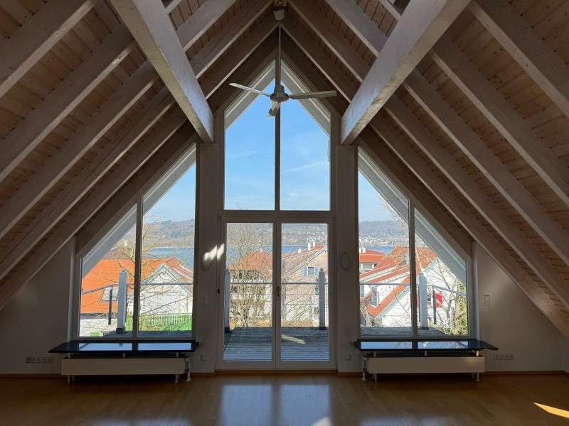 Immobilie in Bodman-Ludwigshafen - Großzügiges Einfamilienhaus mit Indoor-Pool und schönem Garten in Bodman - Teilseesicht - frei  - Bild 13