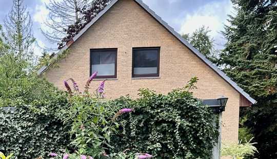 Bild von Natur pur vor der Haustür! Solides Klinkerhaus mit riesigem Gartenanteil