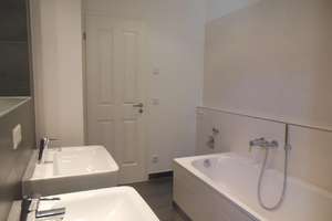 Bezugsfrei | Zentrum-Ost | Tolle 2 Zi.-Whg. | 2 Balkone | Parkett | FuBoHeizg.| Aufzug – Die vollständige Adresse der Immobilie erhältst du vom Anbieter., 4315 Neustadt-Neuschönefeld, Leipzig – Vorschaubild 7
