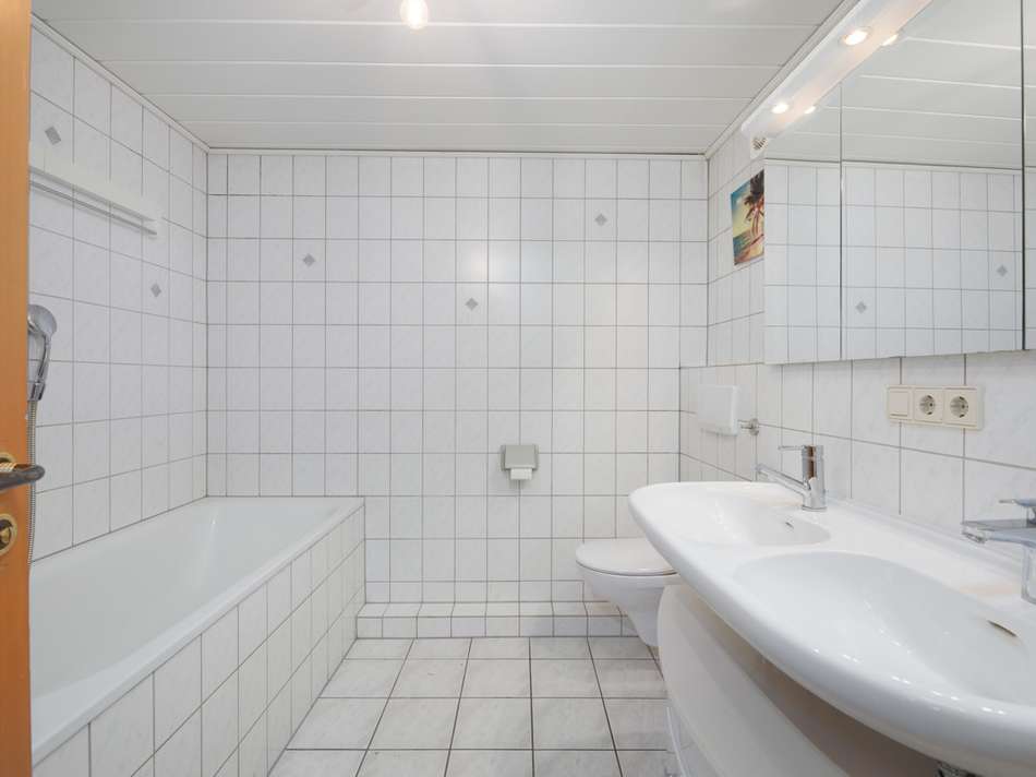 Badezimmer OG Vorderhaus