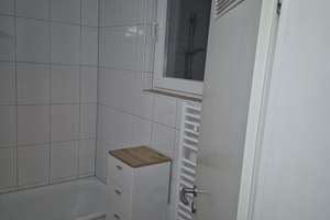 Helle 3-Zimmer-Wohnung mit Balkon (65,5 m²) – 1. OG – Paderborn Zentrum – Rathenaustraße 80, 33102 Kernstadt, Paderborn – Vorschaubild 2