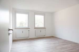 HELLE, ATTRAKTIVE 3-ZIMMER WOHNUNG, KÜCHE UND TIEFGARAGENSTELLPLATZ. DIREKT VON EIGENTÜMER – Kleinreuther Weg 76, 90408 Uhlandstraße, Nürnberg – Vorschaubild 4