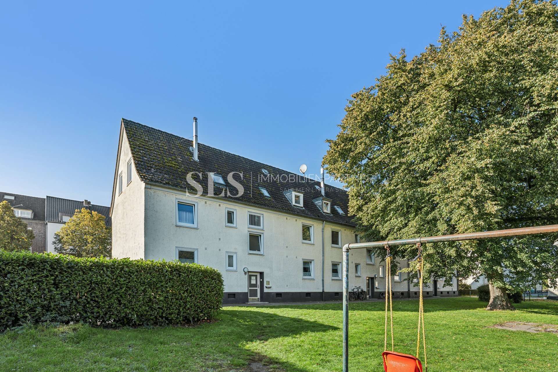 Charmante Dachgeschosswohnung mit Modernisierungsspielraum in bahnhofsnaher Wohnlage, Kleve Kreis – Bild 1