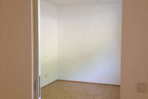 Stilvolle 3,5-EG-Wohnung mit gehobener Innenausstattung & EBK in Neu-Ulm/Reutti – Am Pfarrgarten 19, 89233 Neu-Ulm – Vorschaubild 11