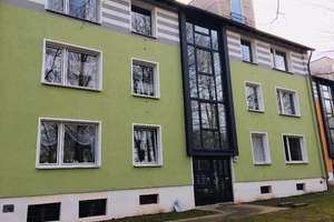 SHG+++  Schöne 2,5-Zimmerwohnung im DG mit kleinem Austritt/Loggia - Möbel mit zu verkaufen