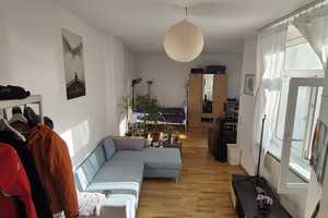 Bright, fully furnished 2-room apartment near university with peaceful backyard view, – Wittenberger Straße 25, 39106 Magdeburg – Vorschaubild 2