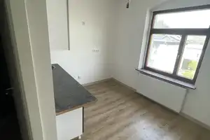 Teilsaniertes Mehrfamilienhaus in Nähe Zwickau zu Verkaufen – Zwickau (Kreis) – Vorschaubild 9