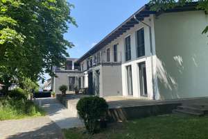 Exklusives 3-Zimmer-Nebenhaus in ruhiger, naturnaher Lage mit sehr guter Verkehrsanbindung