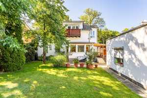Wunderschönes Zweifamilienhaus mit traumhaftem Garten – Berlin – Vorschaubild 1