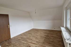 Helle 3-Zimmer Wohnung mit Balkon in Heide – Die vollständige Adresse der Immobilie erhältst du vom Anbieter., 25746 Heide – Vorschaubild 4