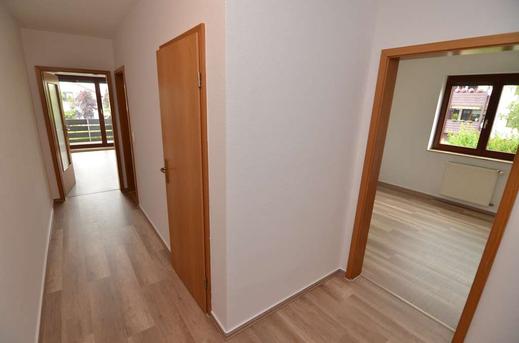 Immobilie in Teutschenthal - Langenbogen: Tolle  2-Zi.-Wohnung mit mit Abendsonnen-Balkon - Bild 1