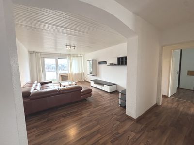 Moderne 4-Zimmer-Wohnung mit schöner Dachterrasse + Tiefgaragenstellplatz !!