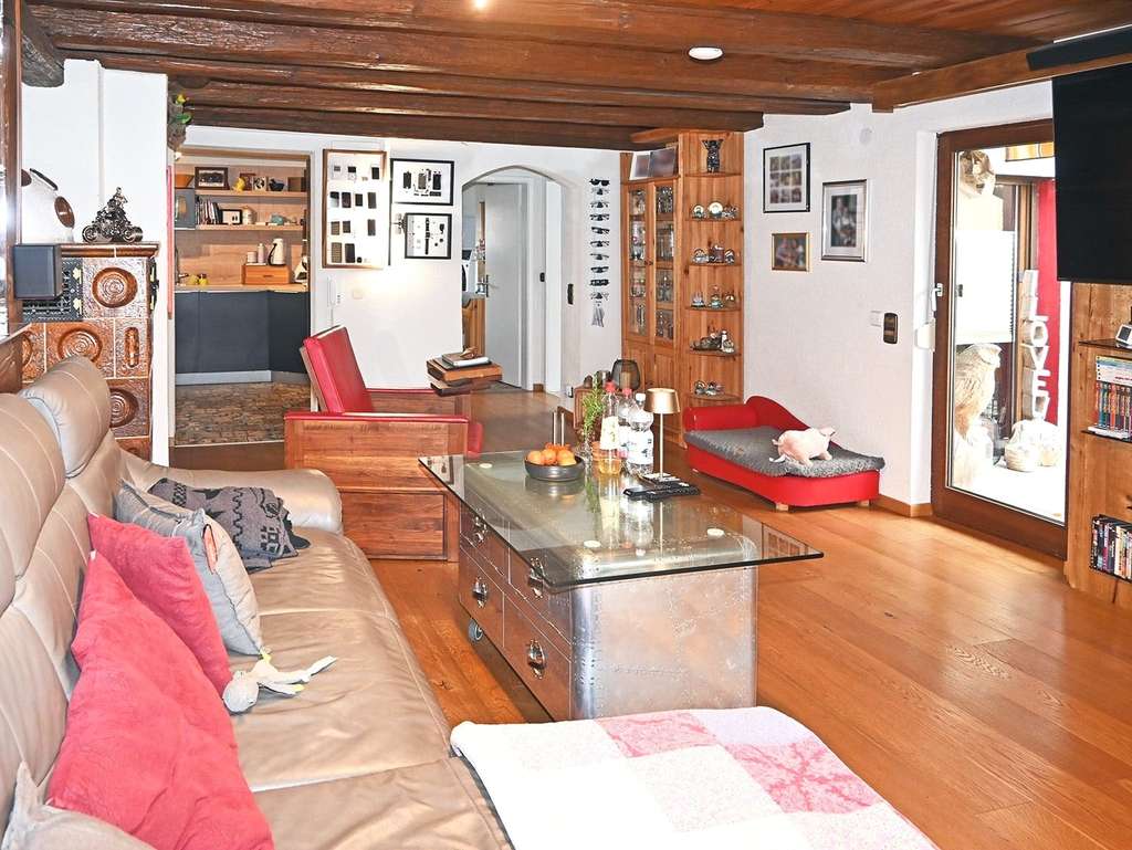 Immobilie in Bad Waldsee - Saniertes Großfamilienhaus mit zusätzlichem Grundstück und Wohnmobil-Carport bei Bad Waldsee - Bild 1