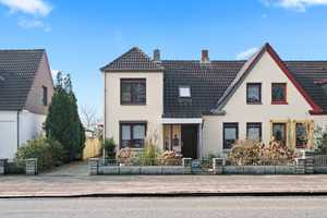 Gestalten Sie Ihr Traumhaus: Vielseitige Doppelhaushälfte mit großzügigem Garten! – Neumünster – Vorschaubild 2