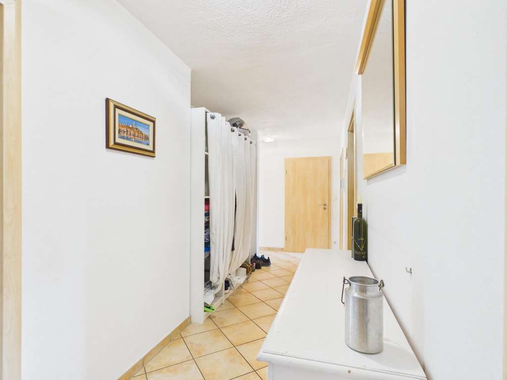 Immobilie in Sankt Wolfgang - Gepflegte 4-Zimmer-Wohnung mit Balkon, eigenem Garten - Bild 3