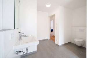 Neuwertig. Großzügig. Barrierefrei: Stilvolle 4,5-Zimmer-Wohnung mit Balkon & 2 TG-Stellplätzen – Die vollständige Adresse der Immobilie erhältst du vom Anbieter., 93333 Neustadt an der Donau – Vorschaubild 12