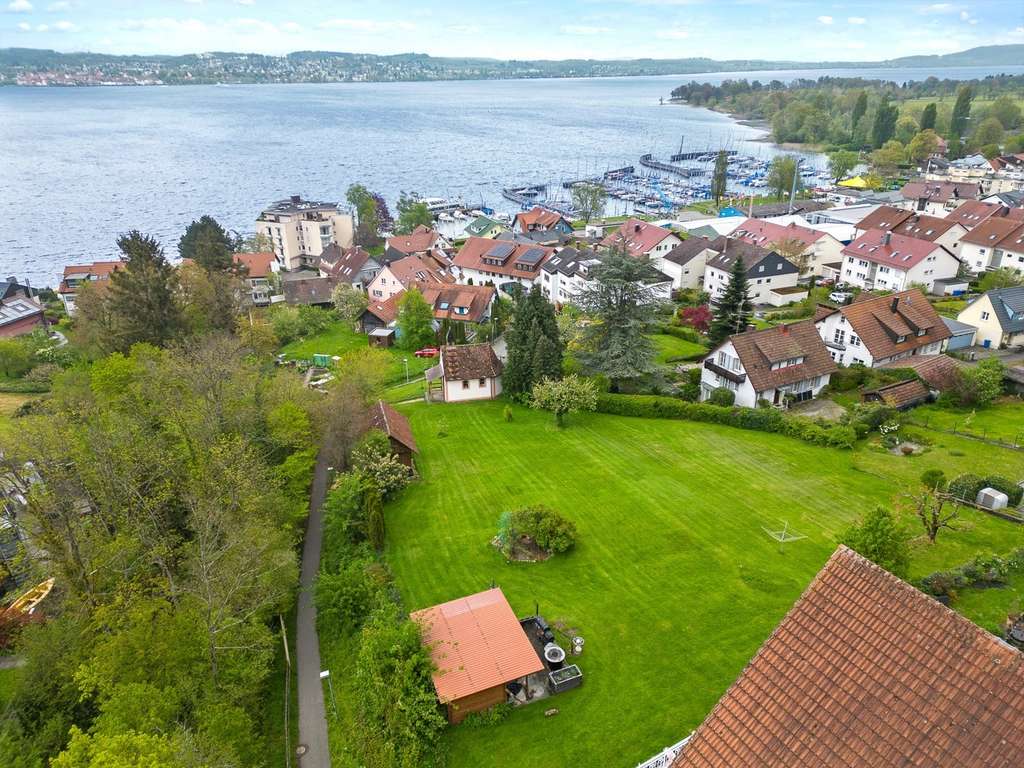 Attraktives Baugrundstück – Seesicht und positiver Bauvorbescheid für Einfamilienhaus