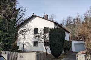 Freistehendes geräumiges EFH am Waldrand von Gauting mit Garage und großem Garten – Lärchenstraße 22, 82131 Starnberg (Kreis) – Vorschaubild 1